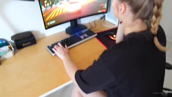 Czkrok's Streamer Girl Frenzy: Huge Cock, Tight Pussy