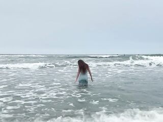 What I’d Wear on a first Date to the Beach Try-On Tiny Redhead LeverageURAssets - 58