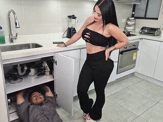 CULONA COLOMBIANA ME CONTACTA PARA ARREGLARLE LA TUBERIA, TERMINA MONTANDO MI VERGA - JACOB NEWMAN