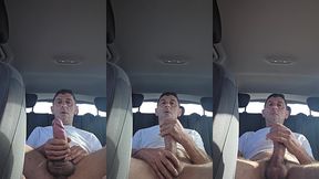 me encanta pajearme en el coche