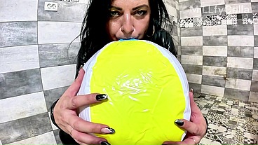 Dominant Latex MILF Balloon Fetish. Smoking, Beach Ball Popping, Cameltoe and Intense Orgasm preview