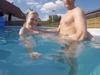 Julia Have Sex! Poolparty!