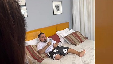 ELISA SANCHES DANDO O CU E ESPERANDO O LEITE NO RABO GULOSO
