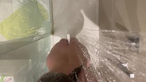 je vous laisse regarder quand je me douche