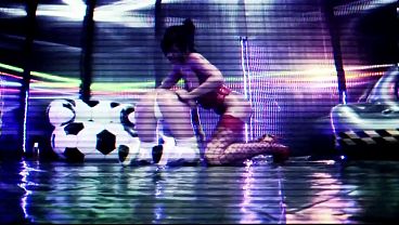 Then its on to some intense fingering before Olivia turns around and takes that dildo from behind