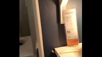 petite exhib rapide &agrave_ IKEA avec un abonn&eacute_ tr&egrave_s tactile ...hhummmm il y avait ...