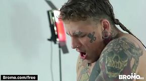 Tattoed Hunk anal fucks inked bottem
