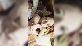 PETITE FOOT BEUTY SUCKING COCK AND TOES AT THE SAME TIME