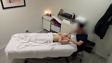 Petite Japanese girl was seduced, and fucked twice during massage *Full version*