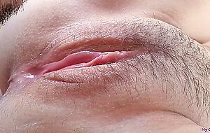 Extreme Close Up Clitoris ! Eating Squirting Unshaved Wet Pussy