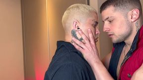 atendendo um gringo bombado