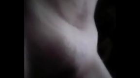 Se masturba en el sillon para mi