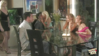 Billy Glide y Trent Soluri ofrecen una intensa follada anal a las estrellas de culo grande Brooke Banner, Gwen Jade y Tiffany Holiday