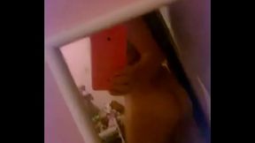 Pendeja moviendo el culo