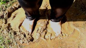 Messy Muddy Wet Fat Girl FEET