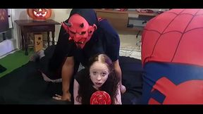 Orgia de Halloween no cemit&eacute_rio