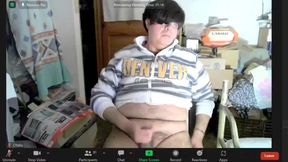 otaku gordo y exhibicionista se pajea en videollamada grupal de zoom
