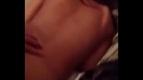 colombiana en la cama