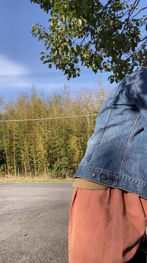 No142 Cycling with a rotor set on the road