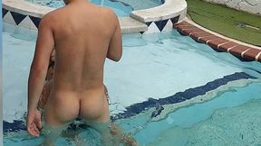 todos necesitamos a la mama de mi amigo. acepte su invitacion porque es muy caliente y zorra !