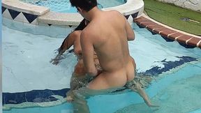 todos necesitamos a la mama de mi amigo. acepte su invitacion porque es muy caliente y zorra !