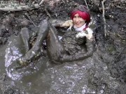 messy trap cosplay lover Maki bride soiling her dress and masturbating in the mud