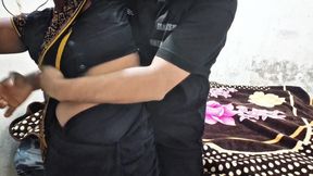 Hot Indian Desi Aunty Sex in Black Saari