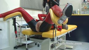 Lesbian rubbergirls playing on the gynchair