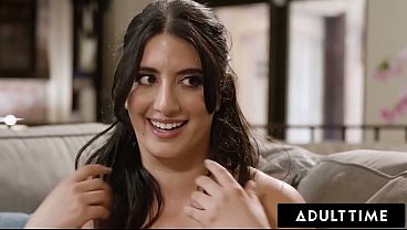 Arab GF Sarah Arabic gets turned on by her bestie Arabelle Raphael in