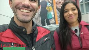 Encontrei um casal ex&oacute_tico no mercado, e parece que estava adivinhando. Falei sobre o mundo do swing. E eles adoraram a ideia. Fizemos um m&eacute_nage gostoso. E o meu corno como sempre filmando.