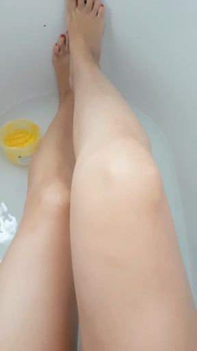 Leg shaving fetish ?? So satisfying...