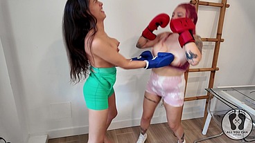 4K FEMALE BOXING FIGHTER TITS BOUNCING EACH OTHER
