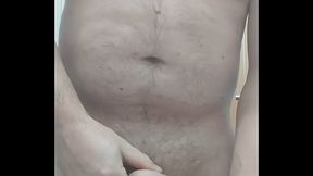 VID 422 Ma masturbez, imi beau pisatul si imi mananc sperma intr-o baie publica(6min)