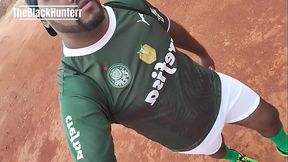 Mijando com meu uniforme do verd&atilde_o