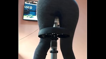 I didn&#039_t want to interrupt my workout and peed my gym pants
