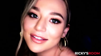 rickysroom blake blossom has a body made for cock