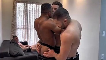 TODOS QUEREM ME PEGAR