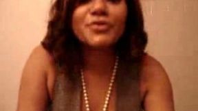 Gorgeous cougar babe stripteasing on cam in the bathroom