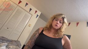 Horny Stepmom Sucks and Fucks Lazy Stepson After Seeing His Morning Wood