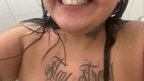 Coloquei o chuveirinho no c&uacute_ pra testar - Mary Jhuana