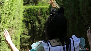 A Liz in Wonderland 1- Liz meets Blondie the Rabbit