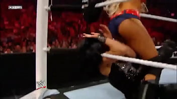 Kelly Kelly stinkfaces Melina.