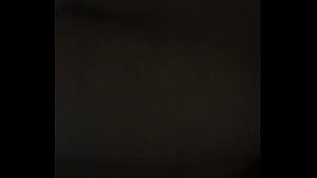 Ella me pide que no la grabe mientras le acaricio mi pene. Parte 01