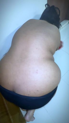 When My Parents Are not at home, the Hot muslim maid try to seduce me by show her big boobs &amp; huge ass without dress   Clip 1