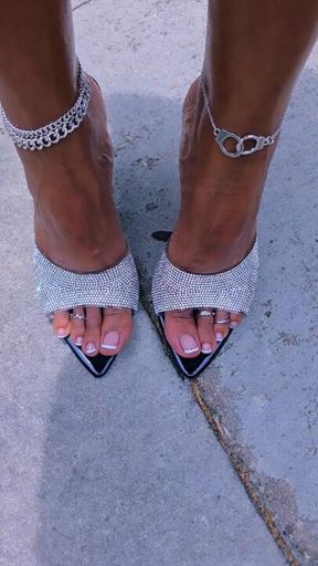 Silver jewelry sandal moment