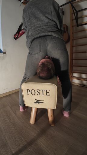 Jeans Facesitting