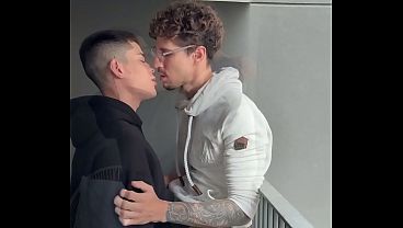 NOVINHO PIRA NUM DOTADO