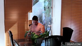 Older gay pro fucks teenage hunk