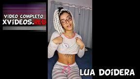 lua doidera brincando sozinha em casa ate gozar com brinquedinho novo
