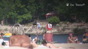 Beach voyeuring the naked couple of lovers